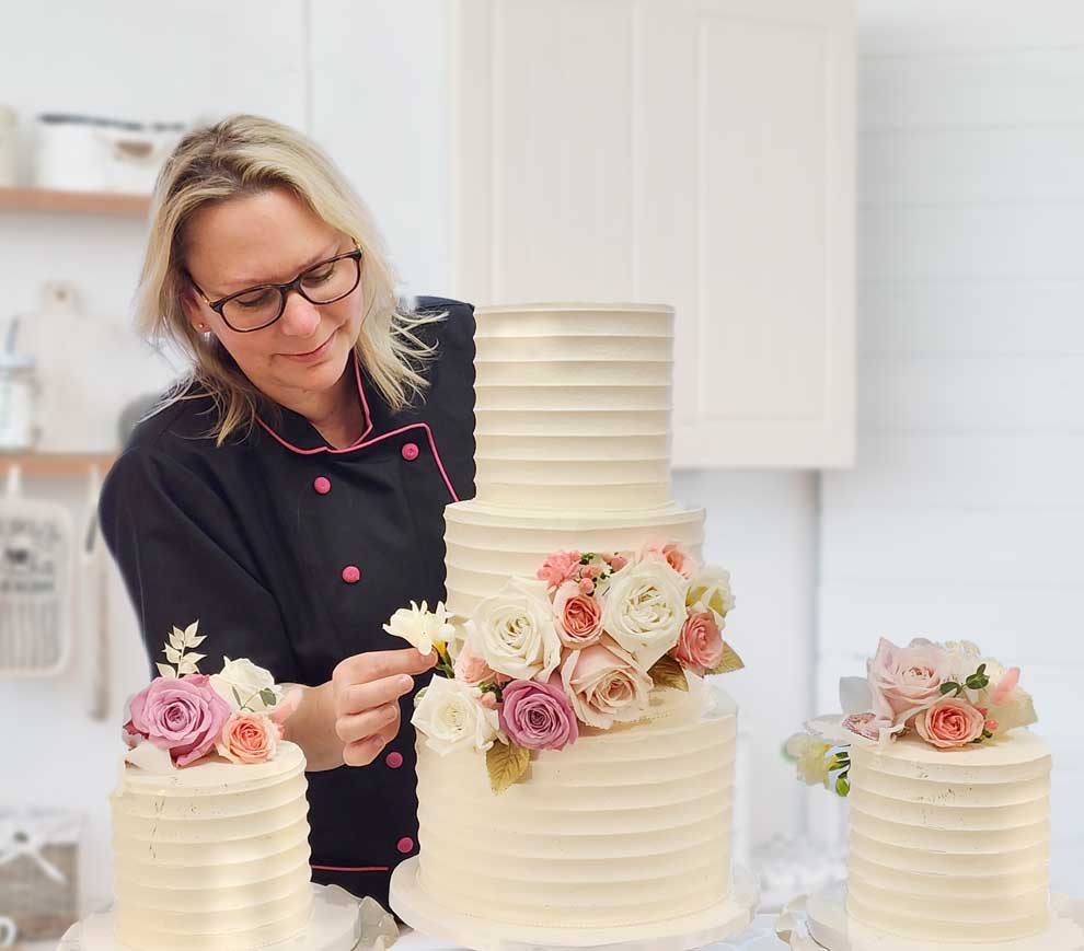 Jodi at work on cake